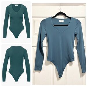Babaton Contour Fixture Bodysuit Body Hugging V-neck Long Sleeve Teal Size Small